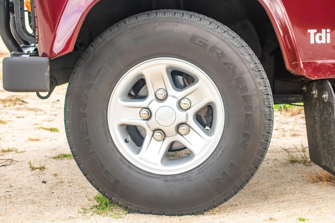1994 Land Rover Defender 110 - Image 30 of 31