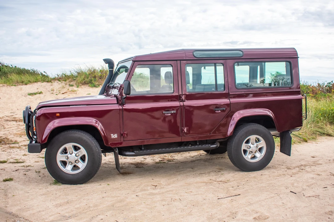 1994 Land Rover Defender 110 - Image 8 of 31