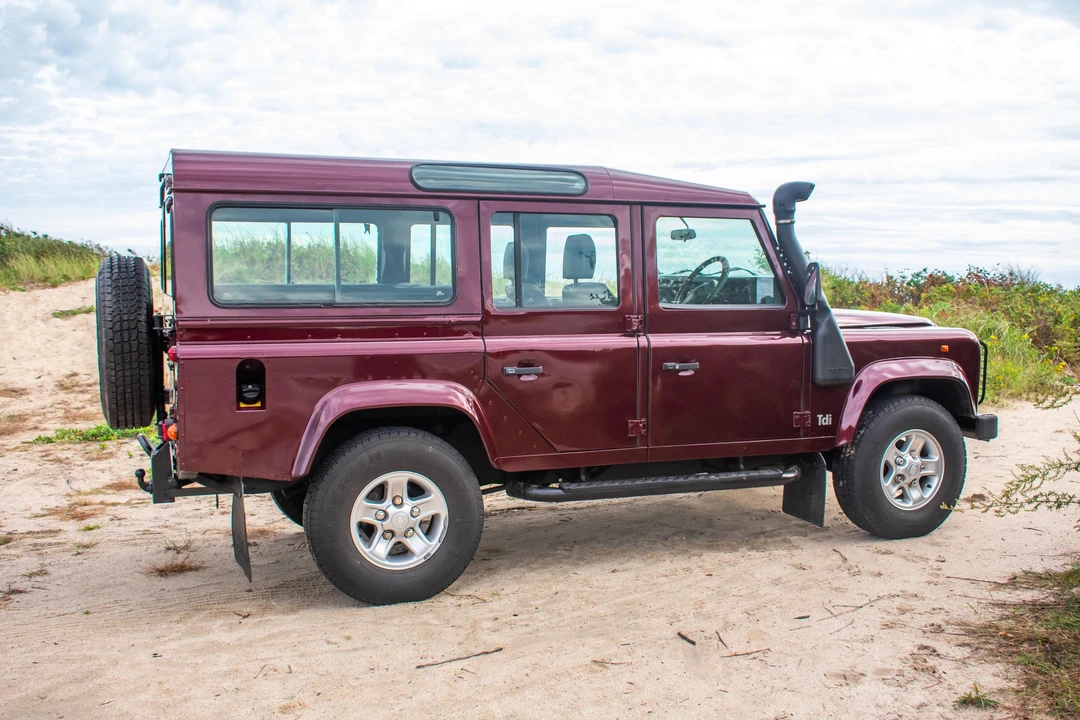 1994 Land Rover Defender 110 - Image 10 of 31