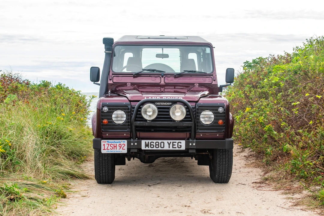 1994 Land Rover Defender 110 - Image 6 of 31