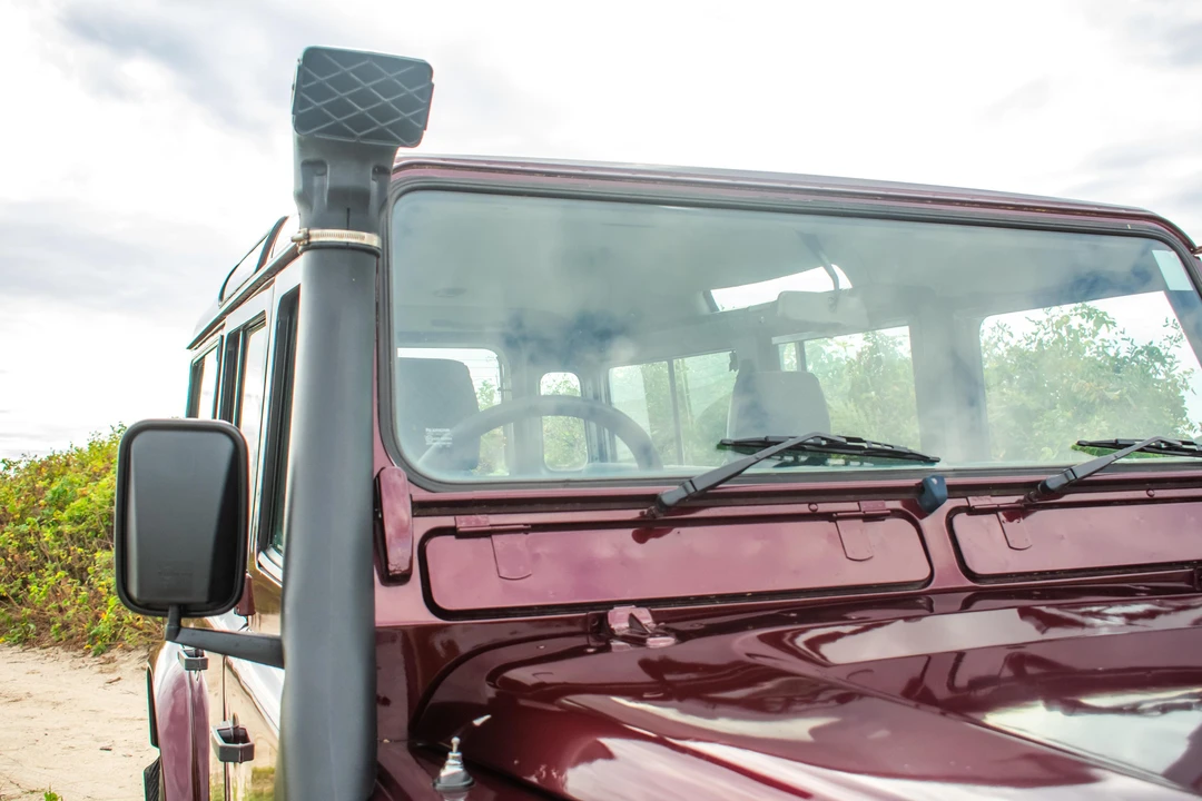 1994 Land Rover Defender 110 - Image 28 of 31