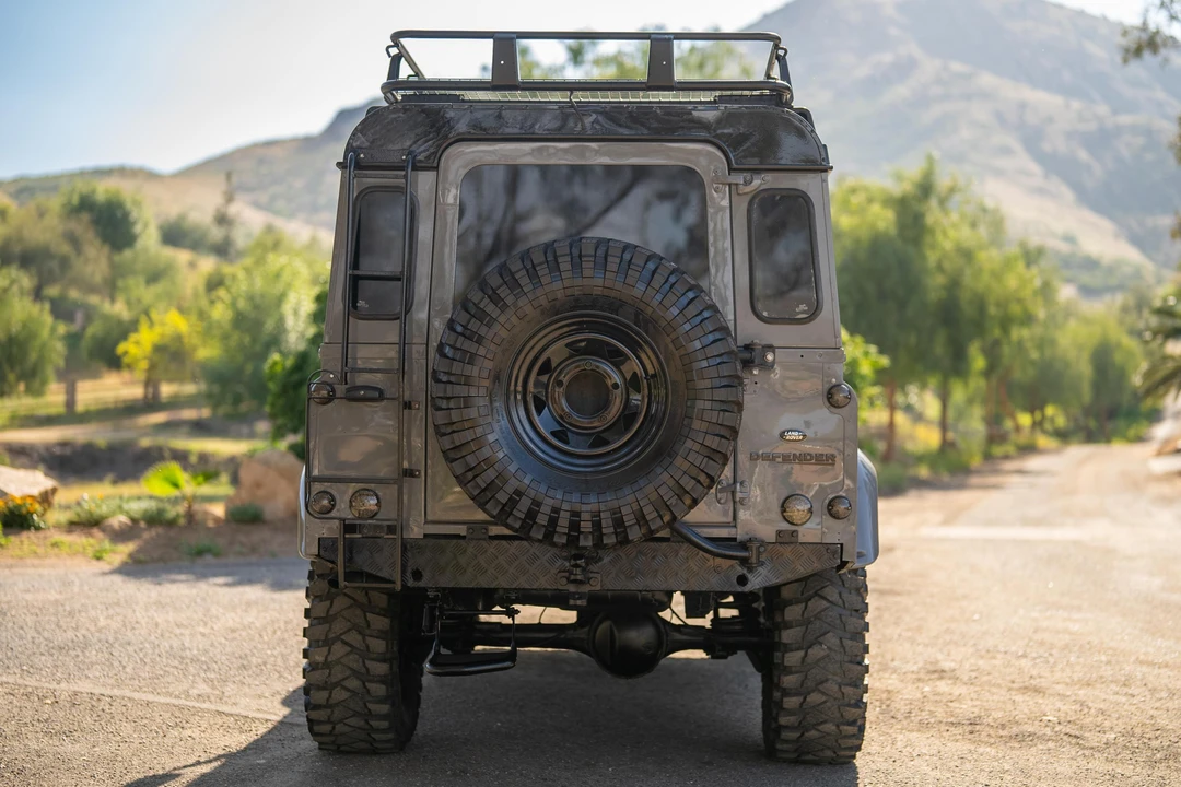 1994 Land Rover Defender 110 - Image 5 of 31