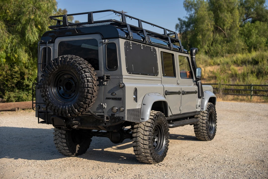 1994 Land Rover Defender 110 - Image 28 of 31