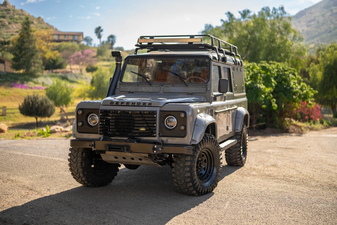 1994 Land Rover Defender 110 - Image 8 of 31