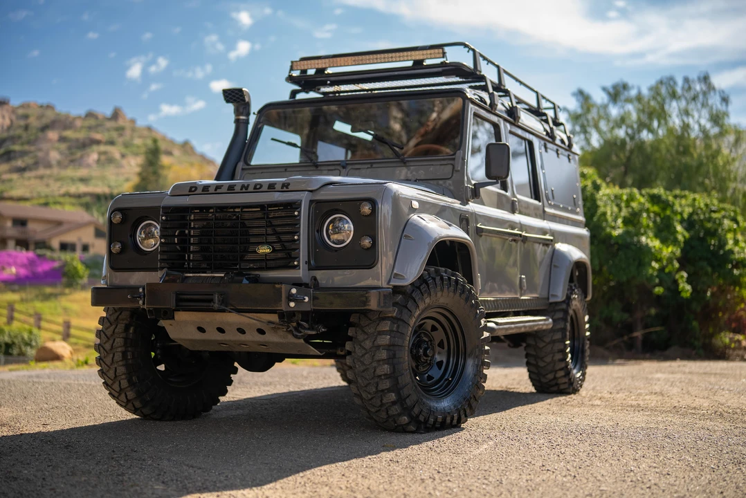 1994 Land Rover Defender 110 - Image 9 of 31