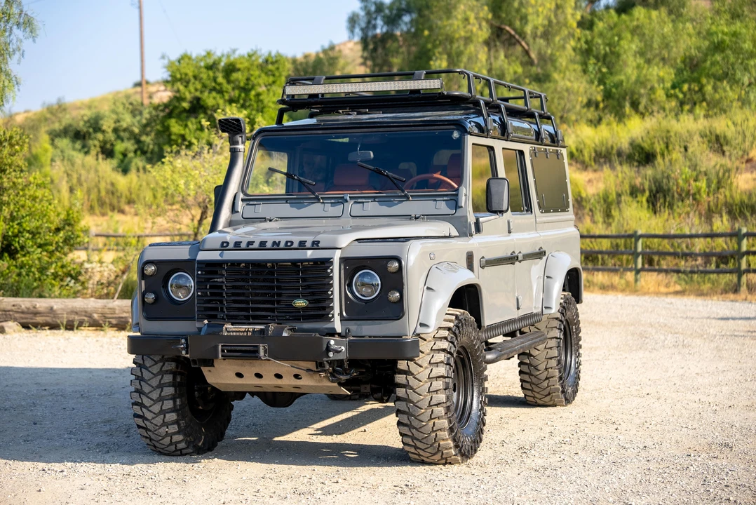 1994 Land Rover Defender 110 - Image 7 of 31