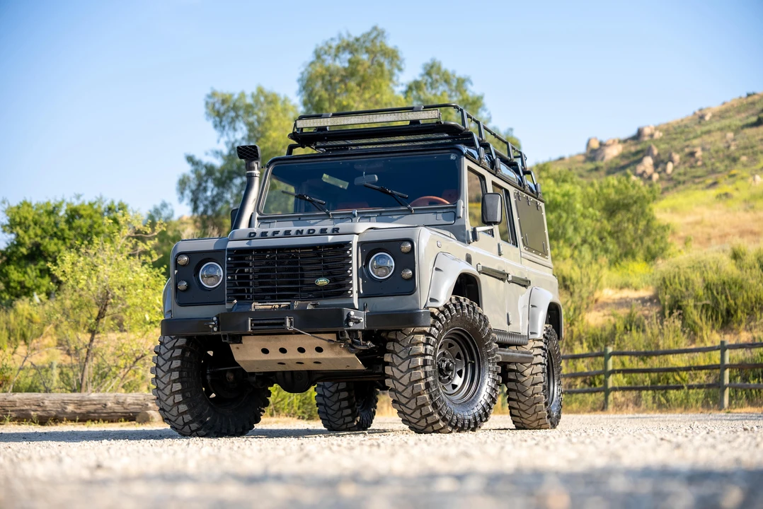 1994 Land Rover Defender 110 - Image 10 of 31