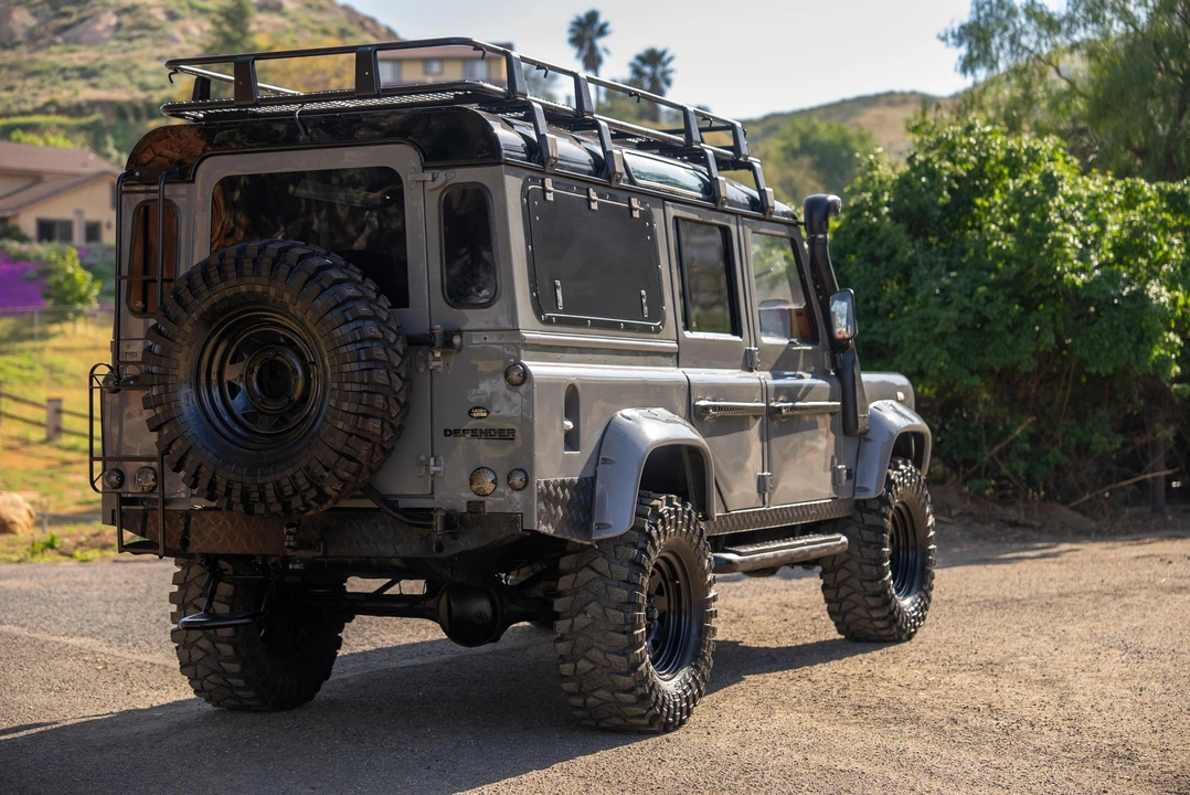 1994 Land Rover Defender 110 - Image 29 of 31