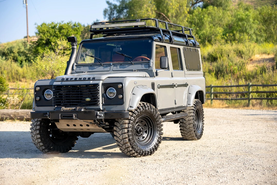 1994 Land Rover Defender 110 - Image 11 of 31