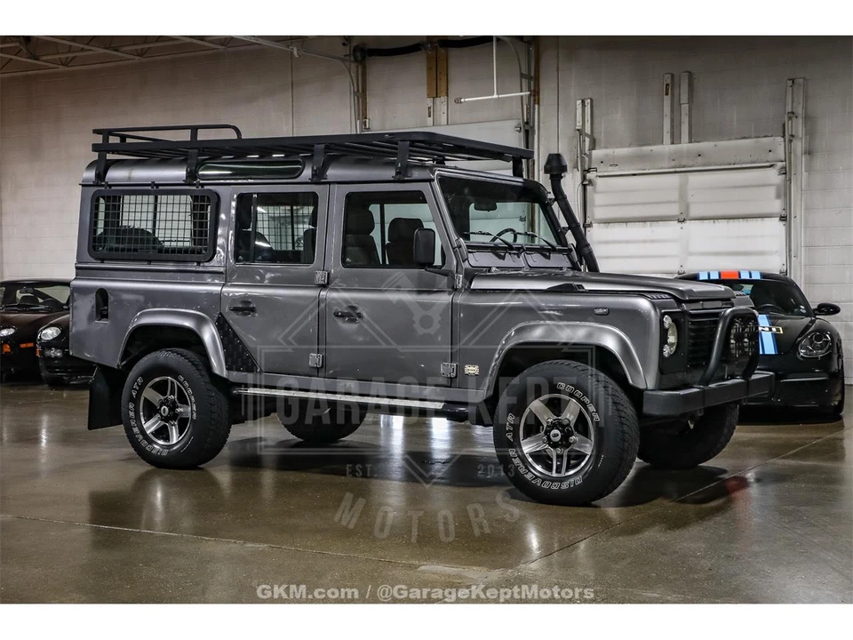 1994 Land Rover Defender 110 - Image 11 of 31