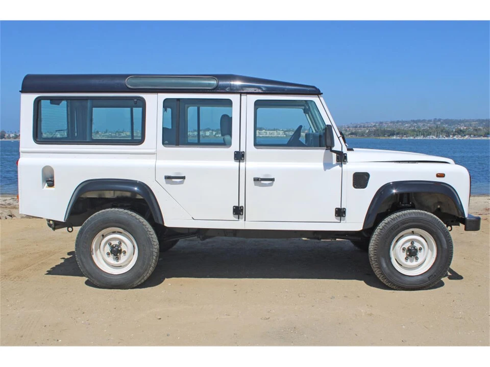 1994 Land Rover Defender 110 - Image 10 of 31