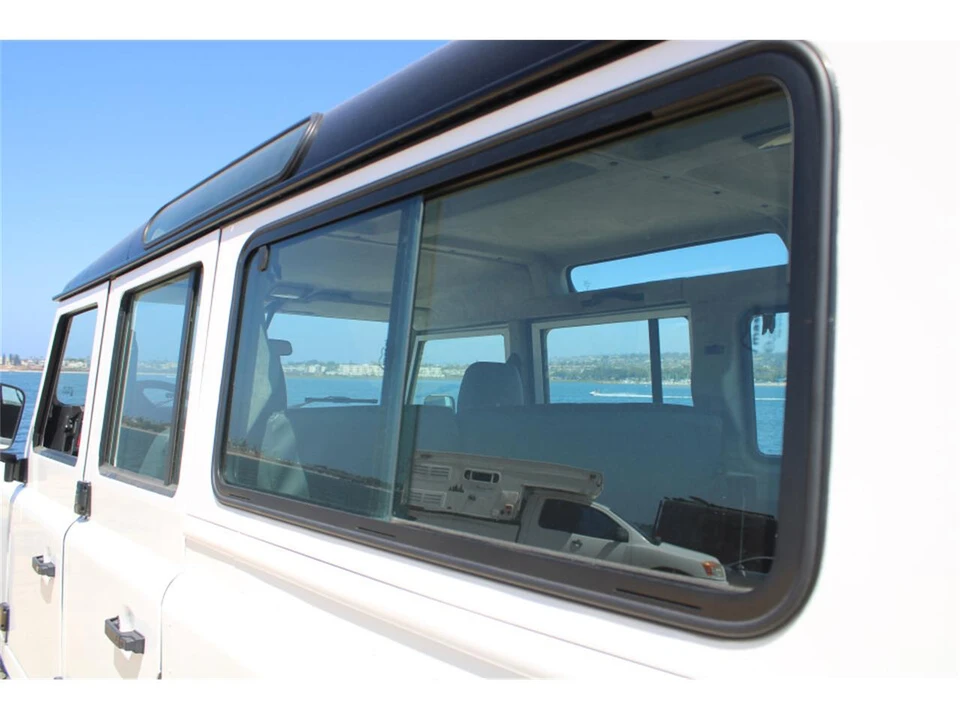 1994 Land Rover Defender 110 - Image 31 of 31