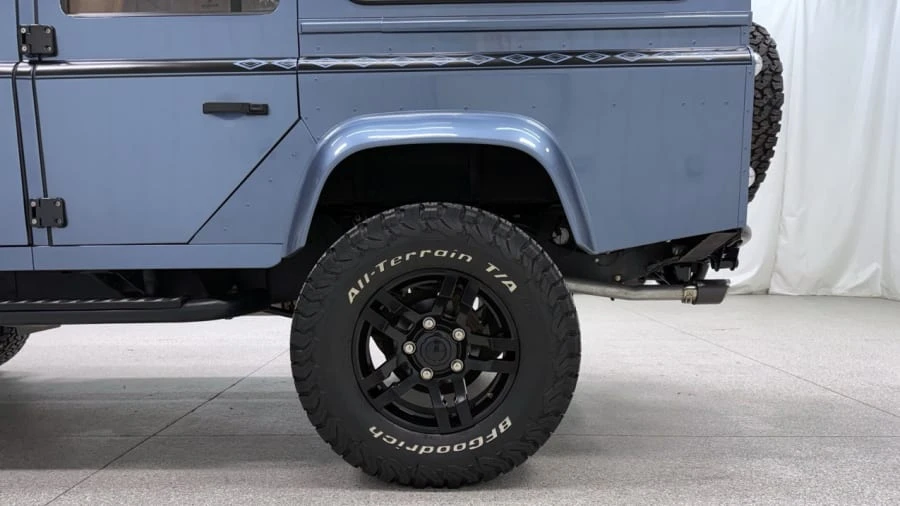 1994 Land Rover Defender 110 - Image 7 of 31