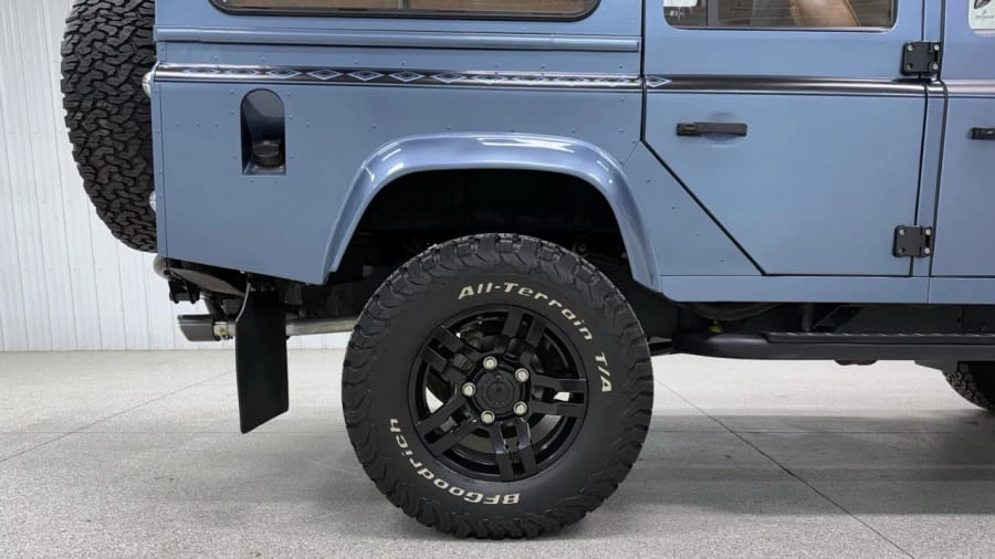 1994 Land Rover Defender 110 - Image 10 of 31