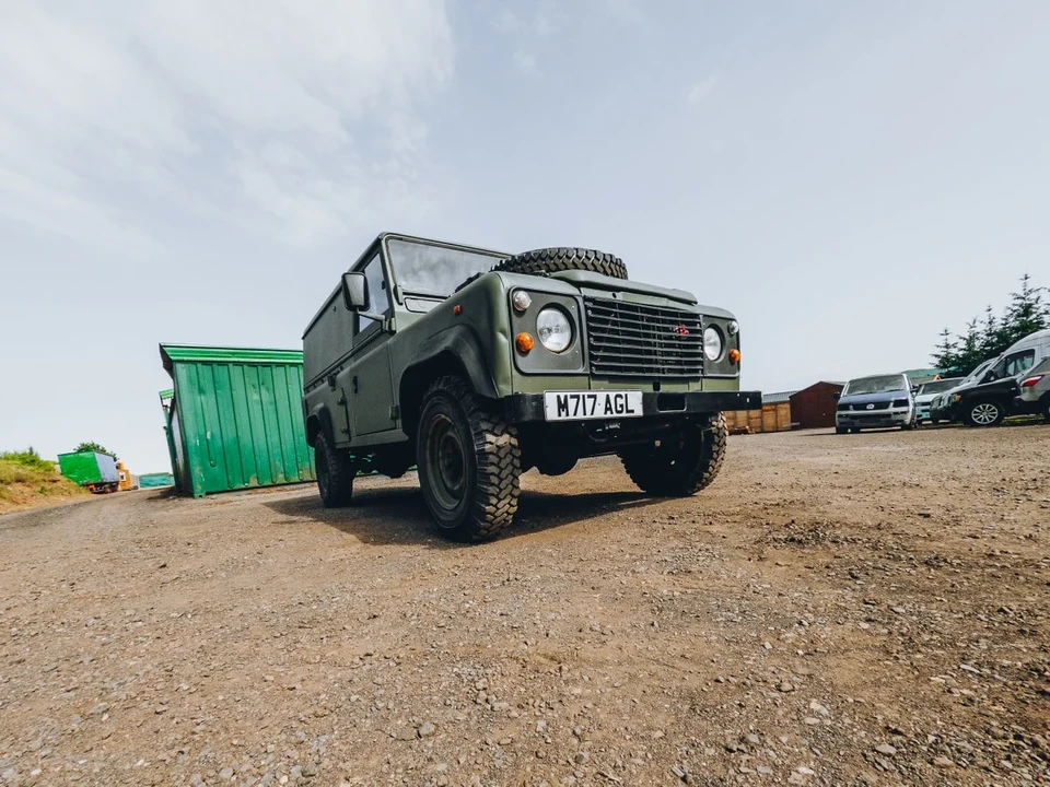 1994 Land Rover Defender 110 - Image 11 of 30