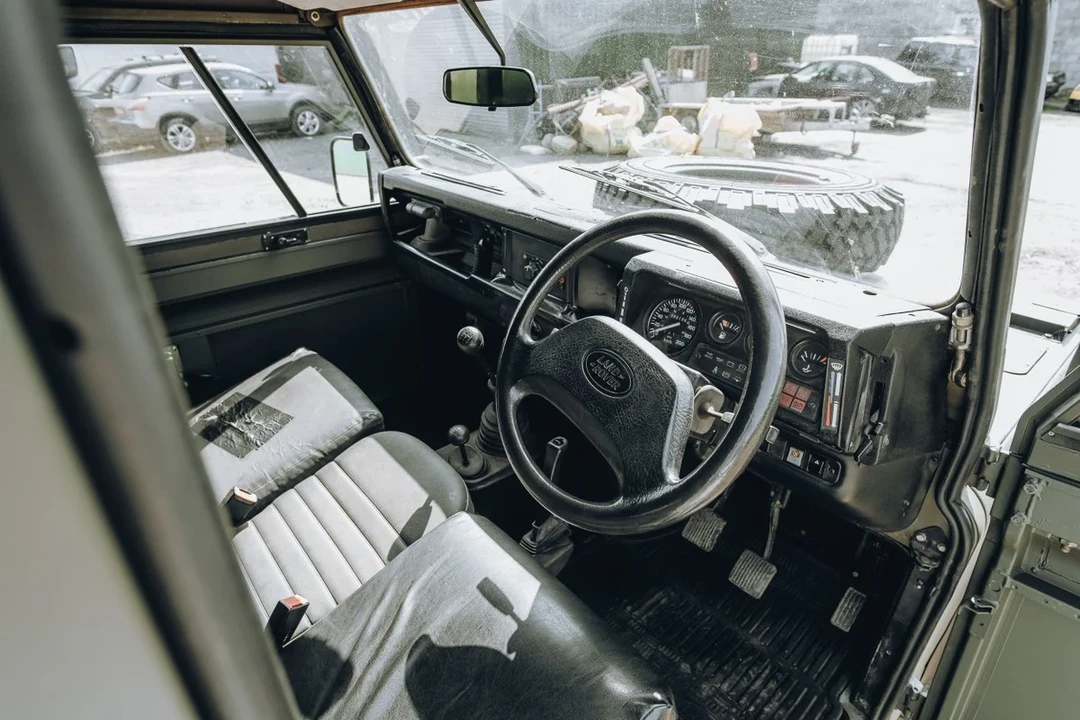 1994 Land Rover Defender 110 - Image 12 of 30
