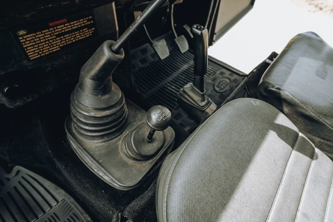 1994 Land Rover Defender 110 - Image 26 of 30