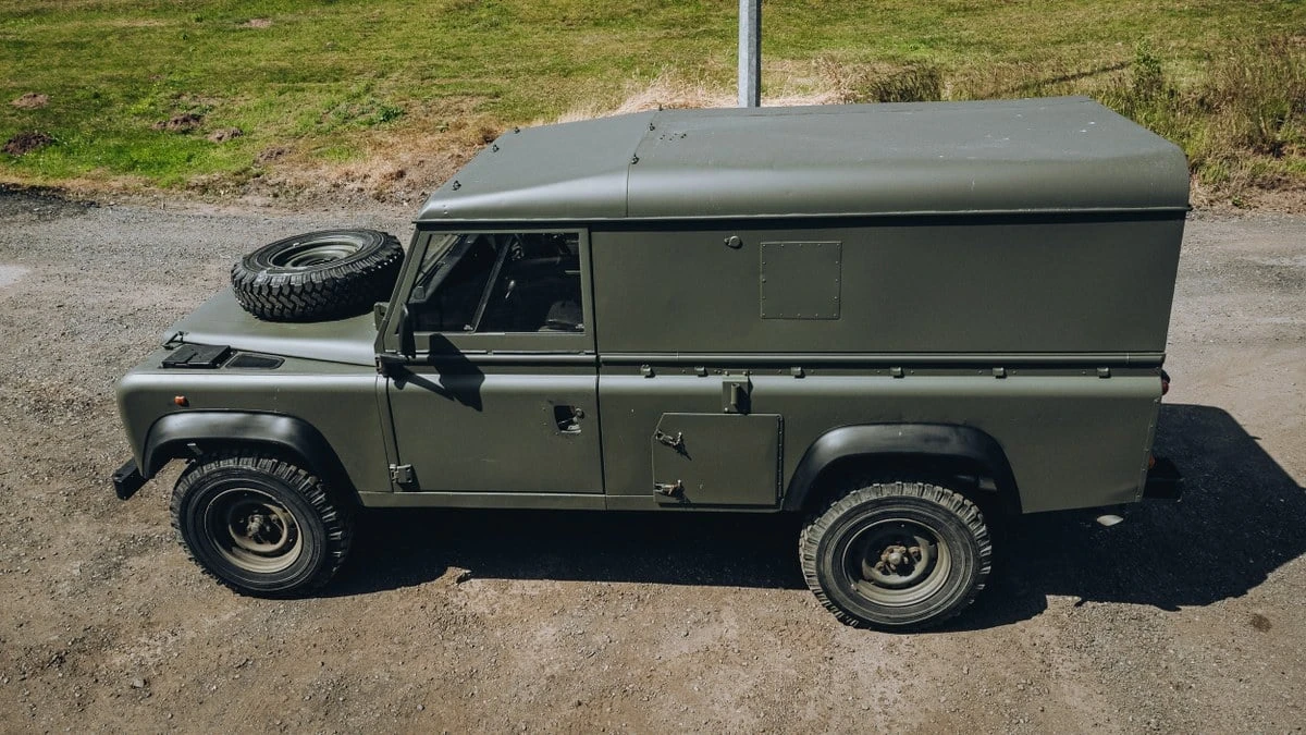 1994 Land Rover Defender 110 - Image 21 of 31