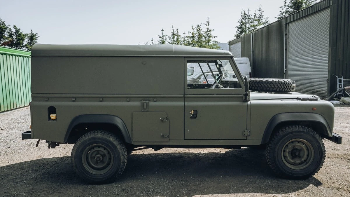 1994 Land Rover Defender 110 - Image 29 of 31
