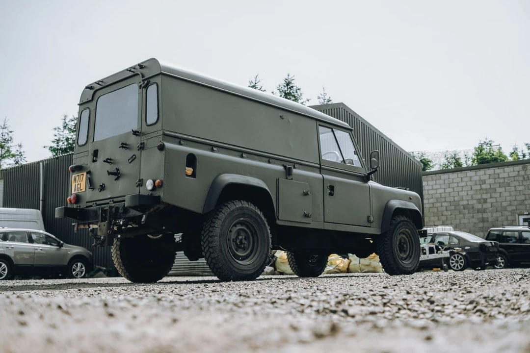 1994 Land Rover Defender 110 - Image 13 of 31