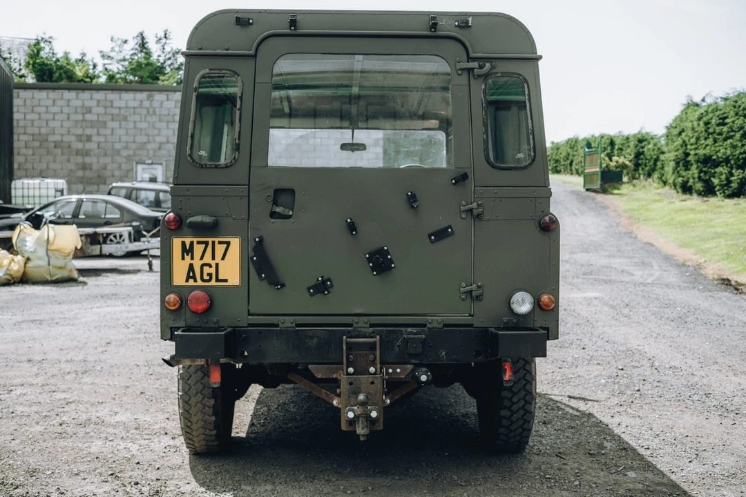 1994 Land Rover Defender 110 - Image 9 of 31