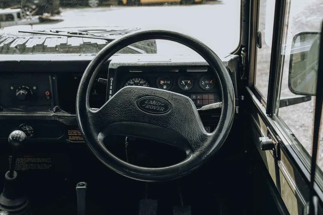1994 Land Rover Defender 110 - Image 2 of 31