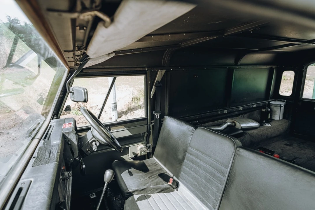 1994 Land Rover Defender 110 - Image 8 of 31