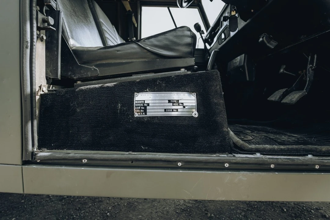 1994 Land Rover Defender 110 - Image 14 of 31