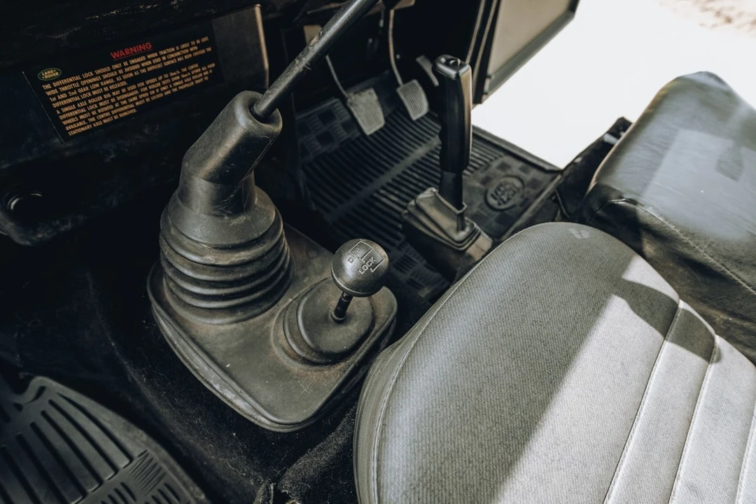 1994 Land Rover Defender 110 - Image 26 of 31