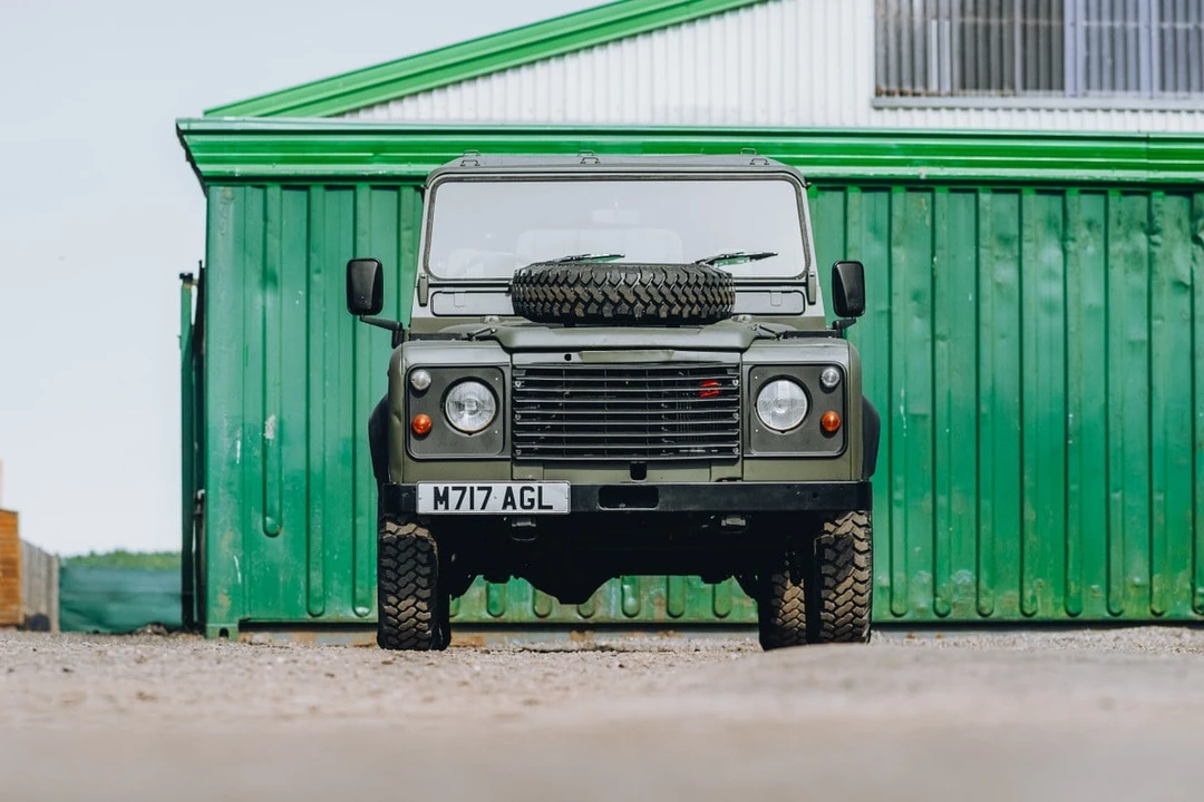 1994 Land Rover Defender 110 - Image 5 of 31