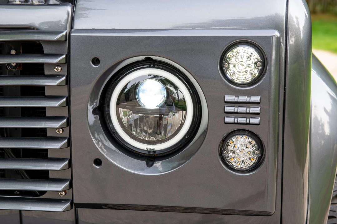 1994 Land Rover Defender 110 - Image 14 of 31