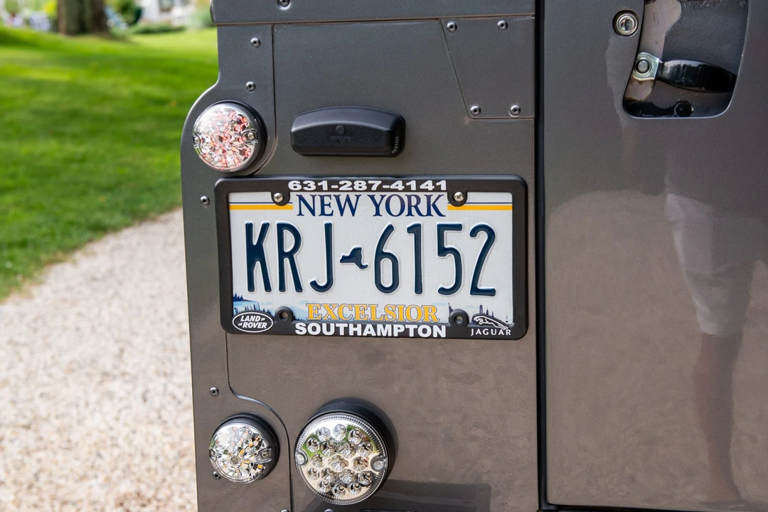 1994 Land Rover Defender 110 - Image 16 of 31