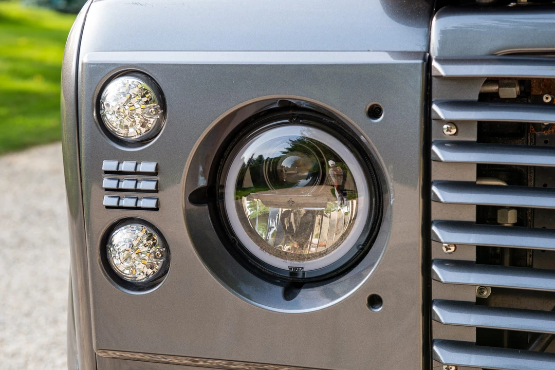 1994 Land Rover Defender 110 - Image 11 of 31