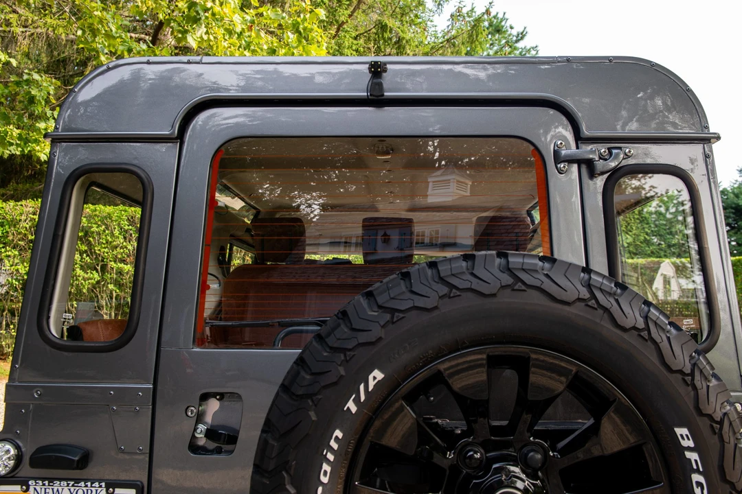 1994 Land Rover Defender 110 - Image 25 of 31