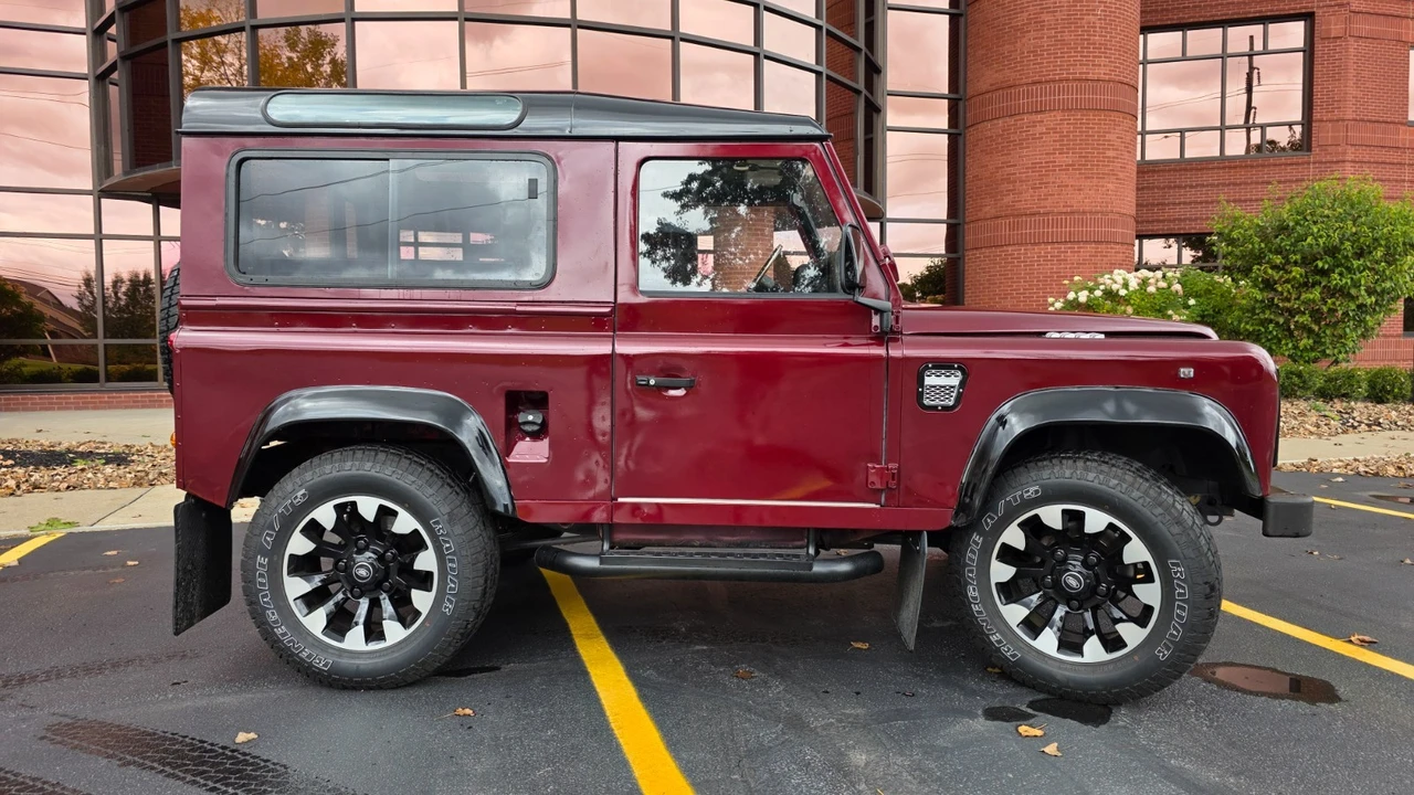 1994 Land Rover Defender 90 - Image 6 of 21