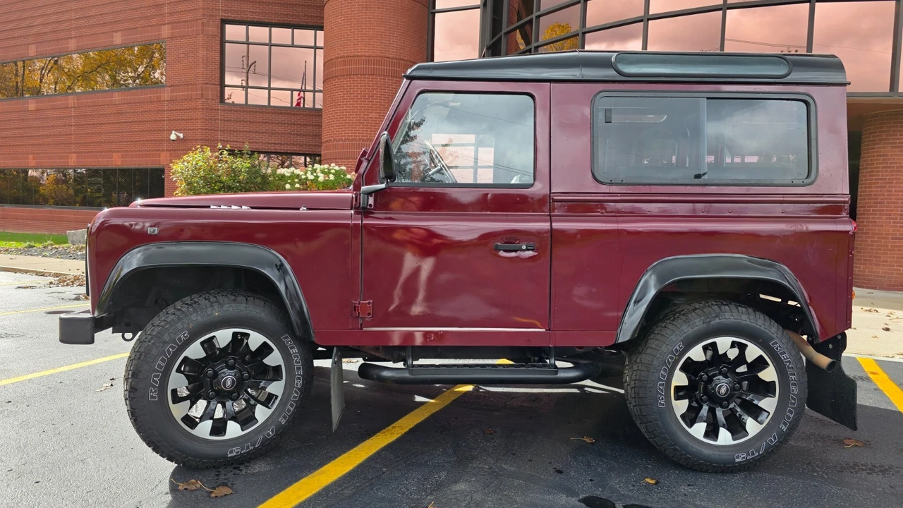 1994 Land Rover Defender 90 - Image 3 of 21