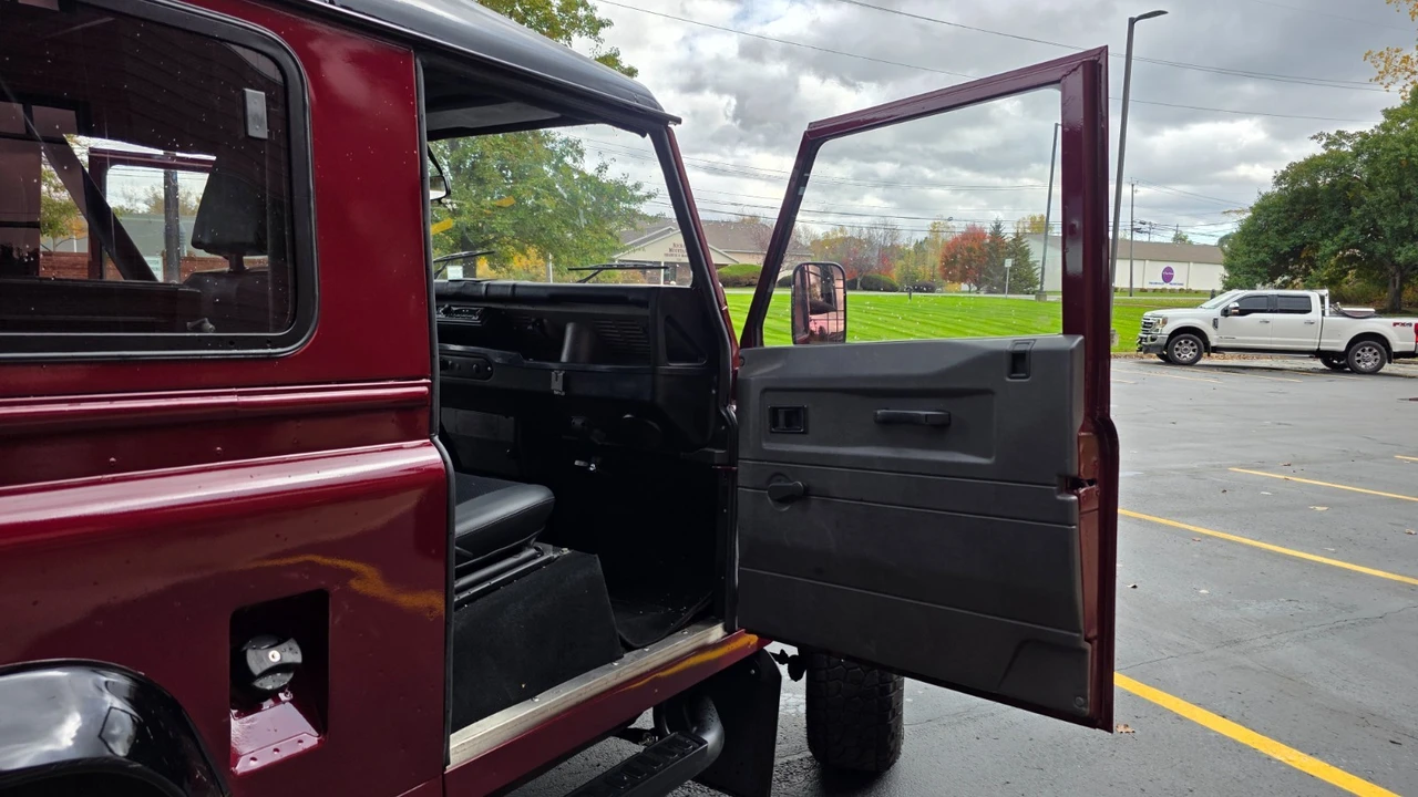 1994 Land Rover Defender 90 - Image 15 of 21