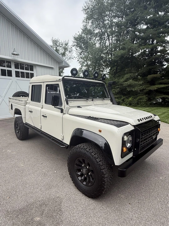 1994 Land Rover Defender 130 - Image 2 of 31