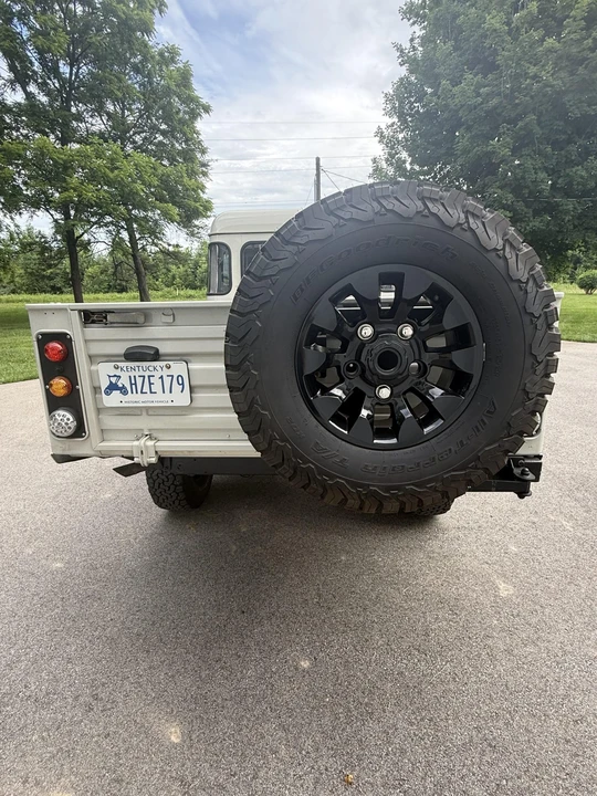 1994 Land Rover Defender 130 - Image 8 of 31