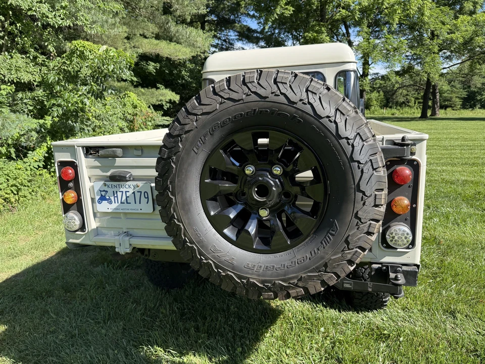 1994 Land Rover Defender 130 - Image 17 of 31