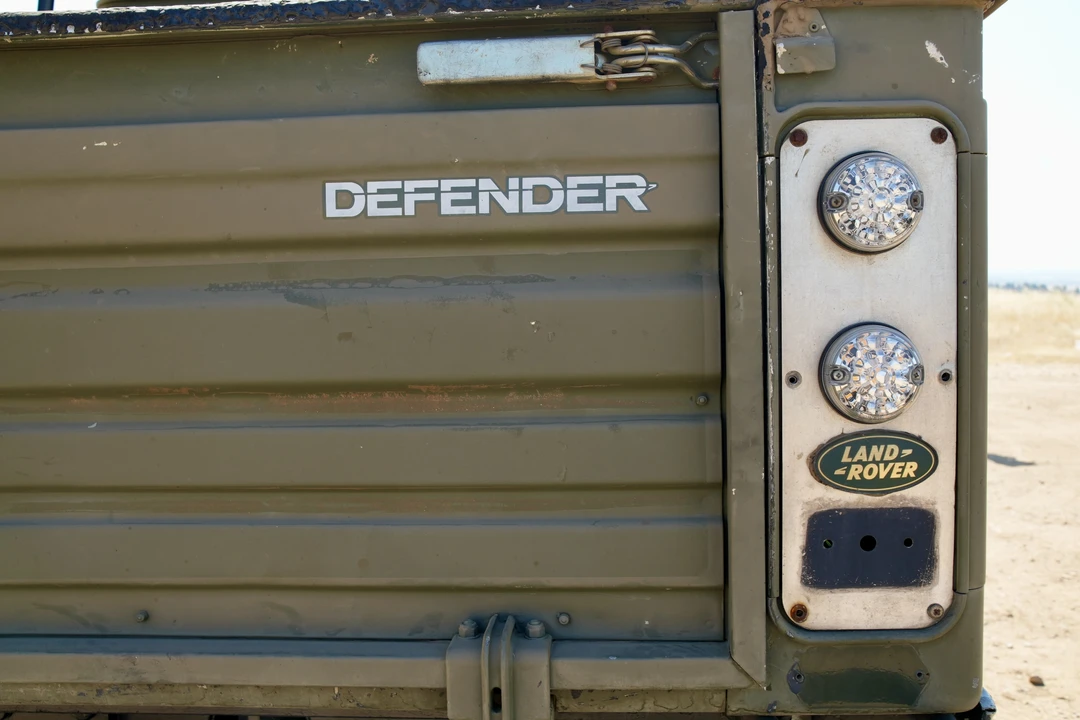 1994 Land Rover Defender 130 - Image 25 of 30