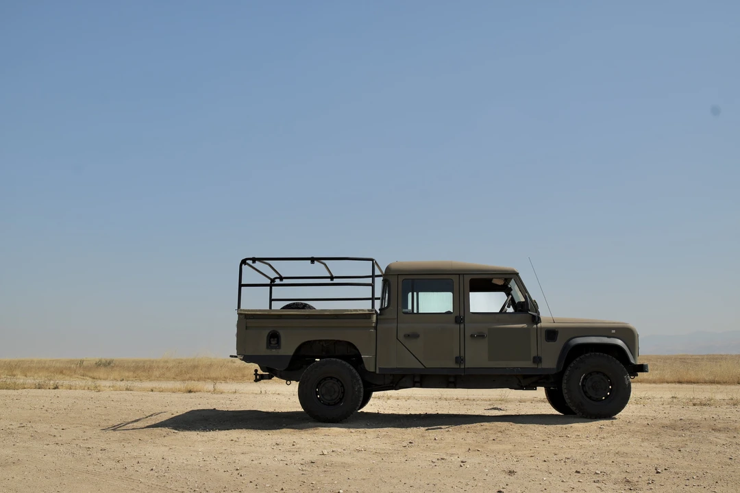 1994 Land Rover Defender 130 - Image 4 of 30