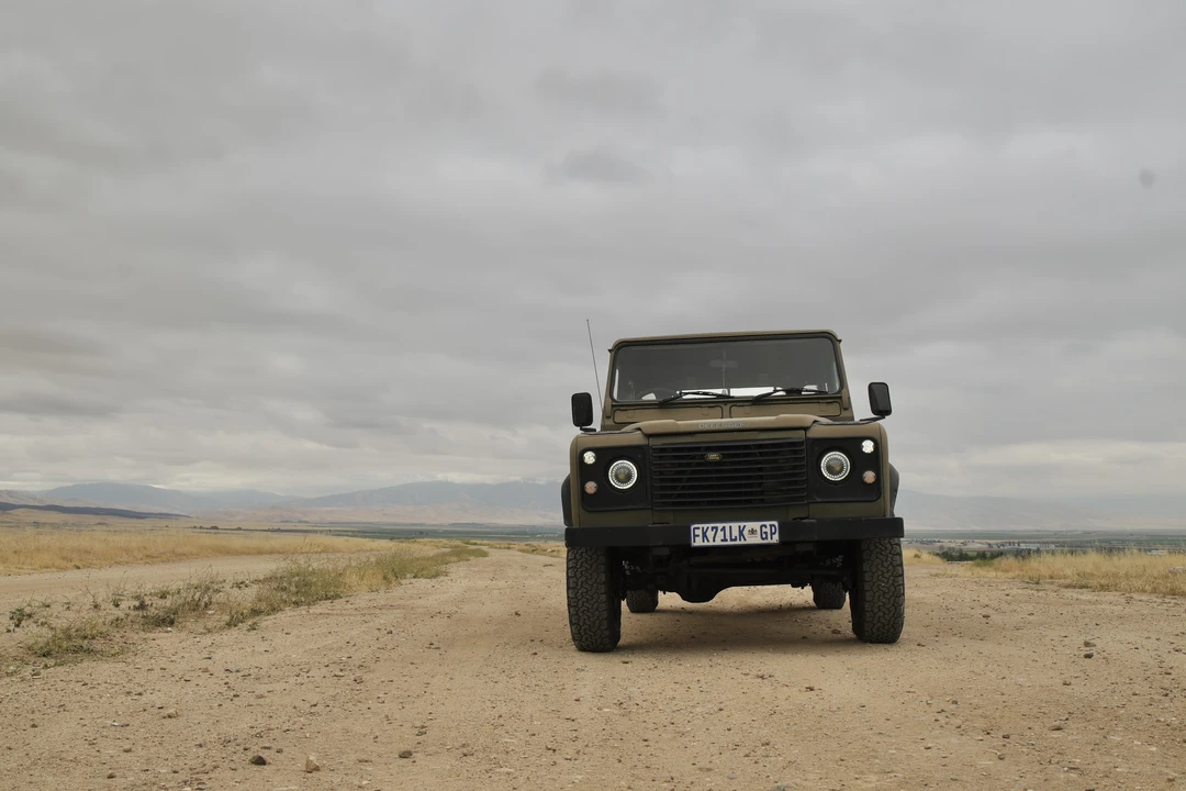 1994 Land Rover Defender 130 - Image 13 of 30