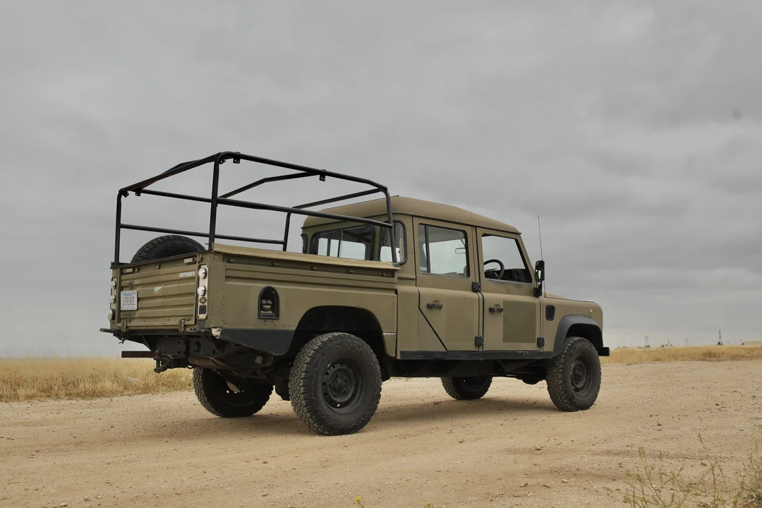 1994 Land Rover Defender 130 - Image 17 of 30