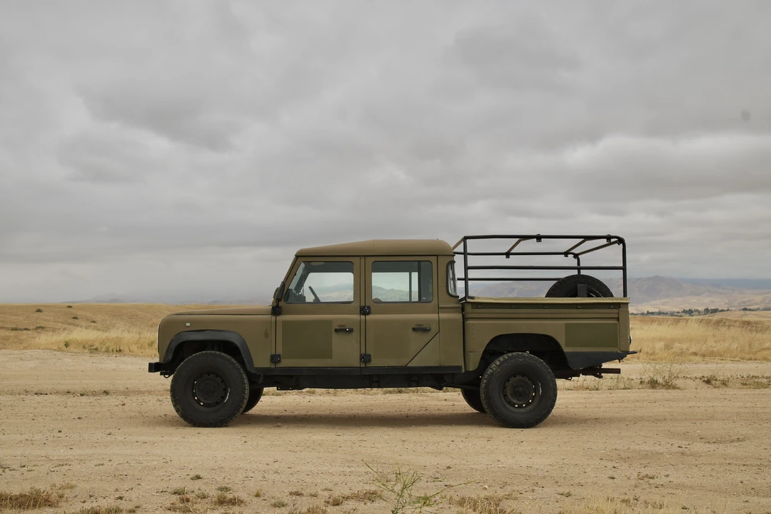 1994 Land Rover Defender 130 - Image 19 of 30