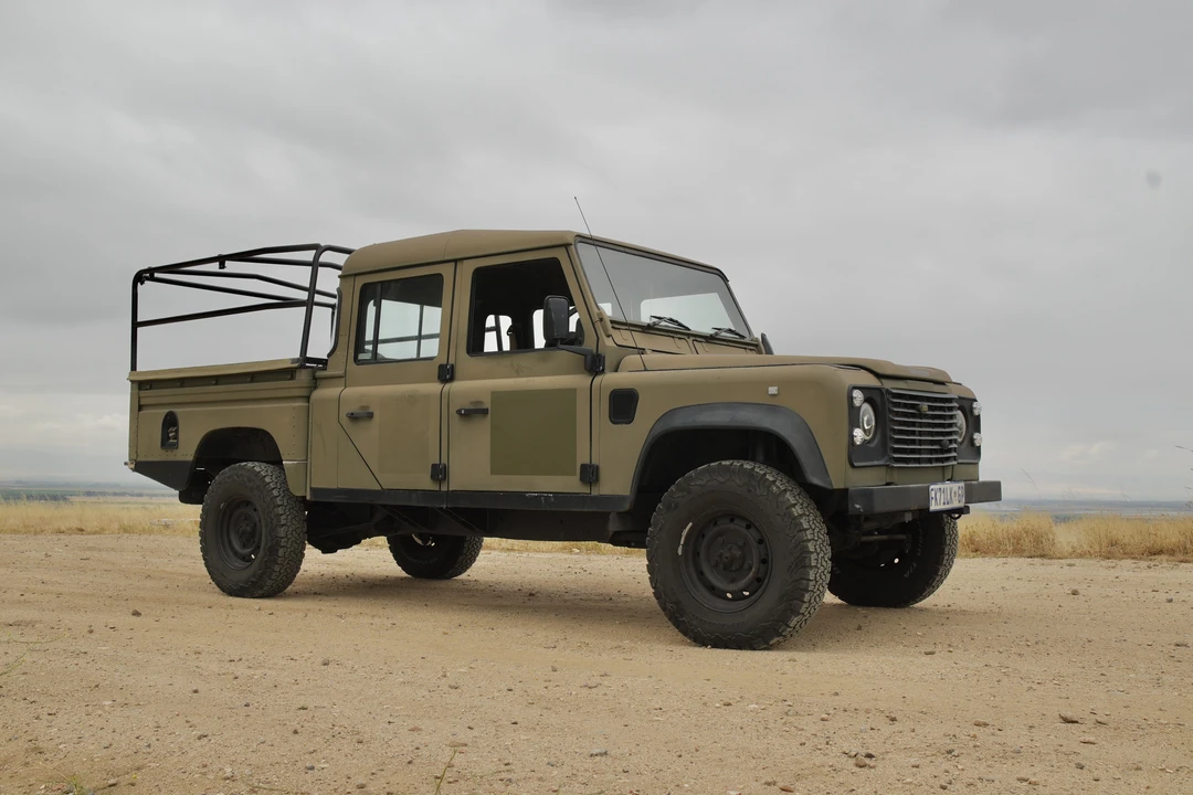 1994 Land Rover Defender 130 - Image 15 of 30