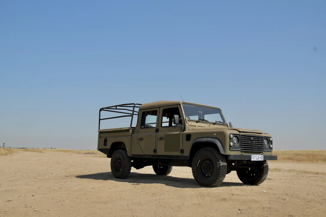 1994 Land Rover Defender 130 - Image 3 of 30