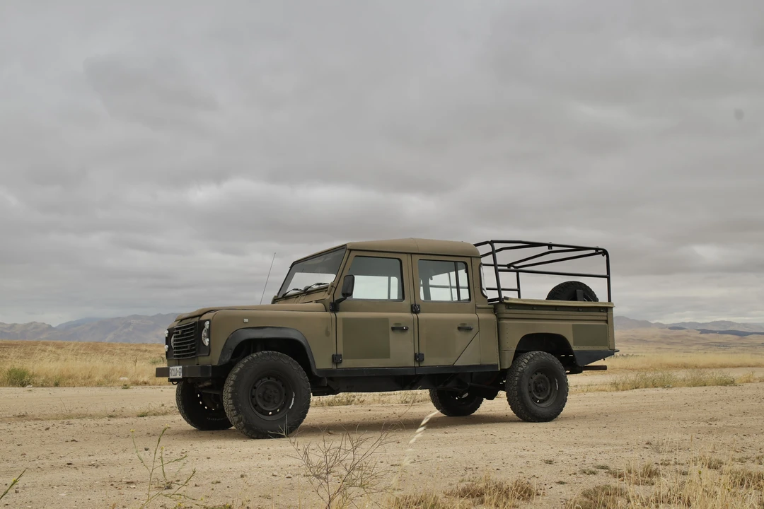1994 Land Rover Defender 130 - Image 10 of 30