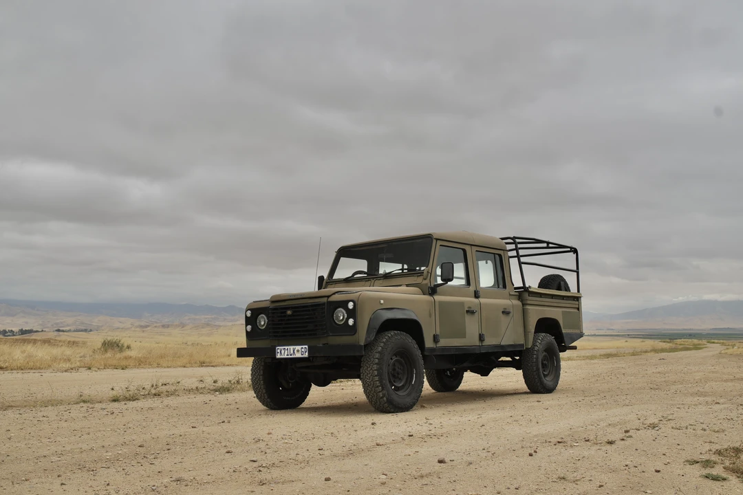 1994 Land Rover Defender 130 - Image 11 of 30