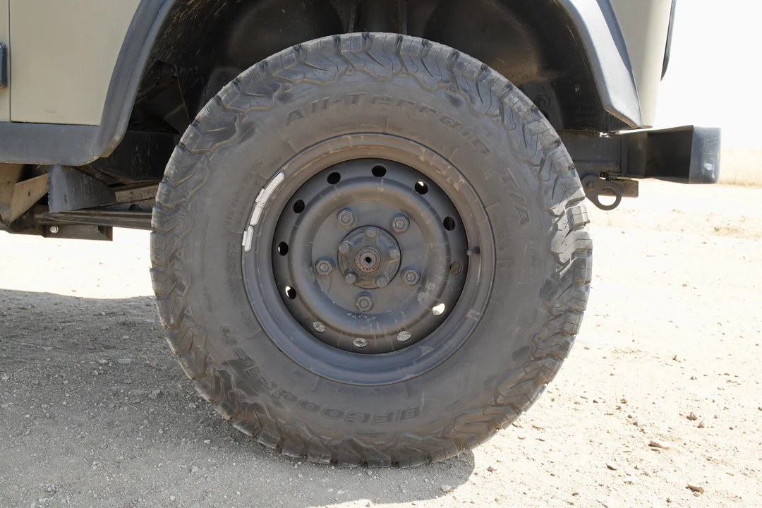 1994 Land Rover Defender 130 - Image 29 of 30